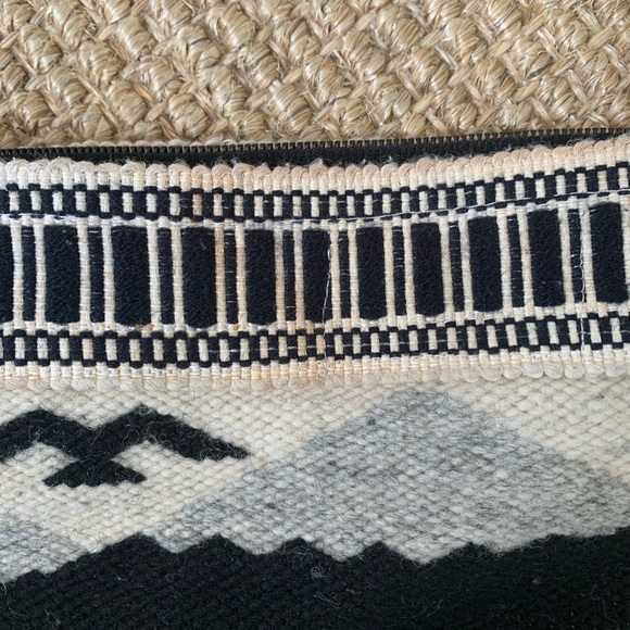 Handmade wool shoulder bag - Picture 3 of 3